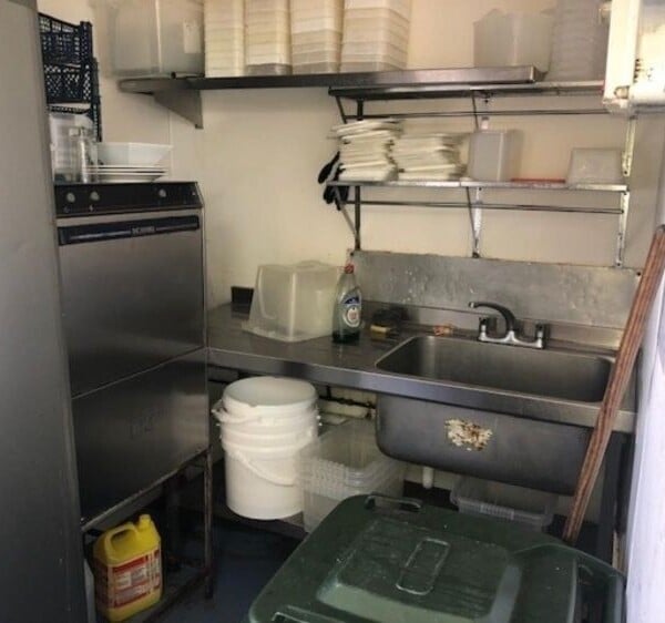 Leasehold Chinese Restaurant & Takeaway Located In Hayle Photo 5