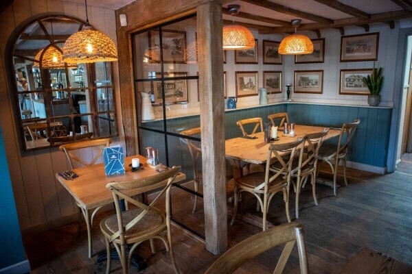 KENT - FREE-OF-TIE PUB TO LET IN AFFLUENT LOCATION Photo 5