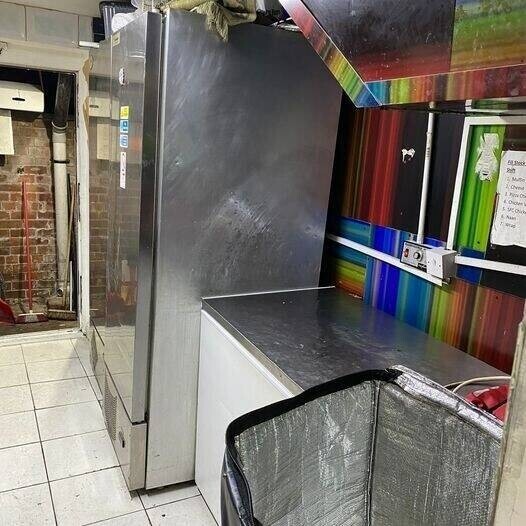 Vibrant and Exciting Takeaway Establishment in Oldham Photo 5