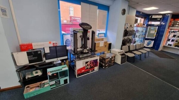 RETAILER OF ELECTRONIC DEVICES AND MONEY TRANSFER POINT Photo 5