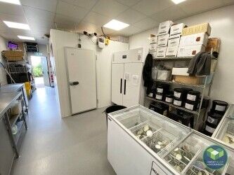 DESSERT SHOP/TAKEAWAY: RUNCORN: Photo 5