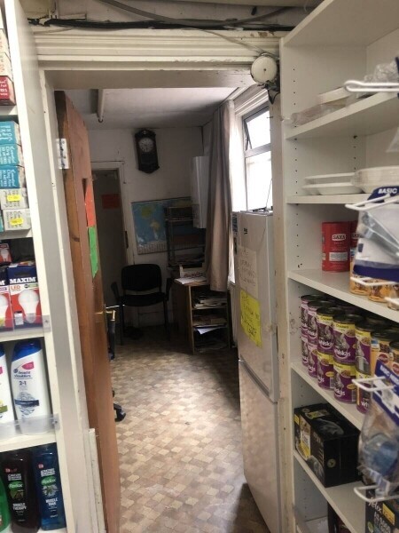 Leasehold Convenience Store, 10.200 annual rent, Very close to busy area. Photo 5