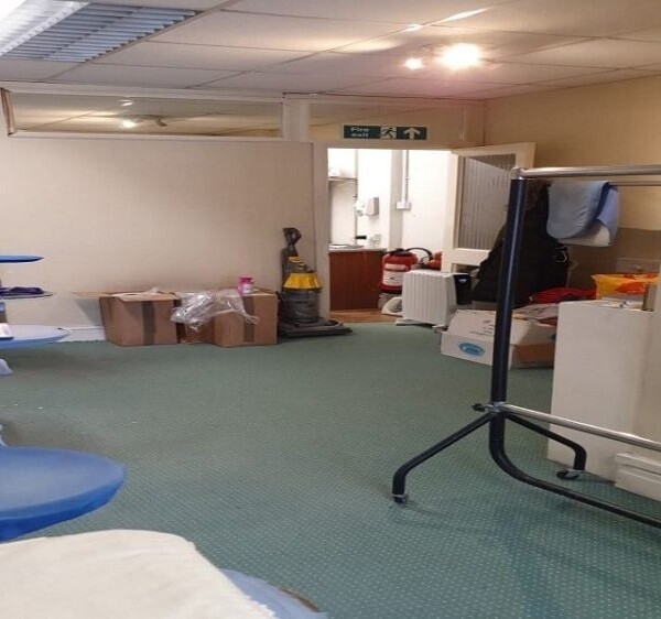 Well established Ironing/Dry Cleaning business for sale Photo 5