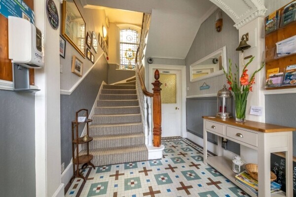 A Magnificent Bed and Breakfast with Traditional Tea Room in Stonehaven, Aberdeenshire. (ref 1497) Photo 5