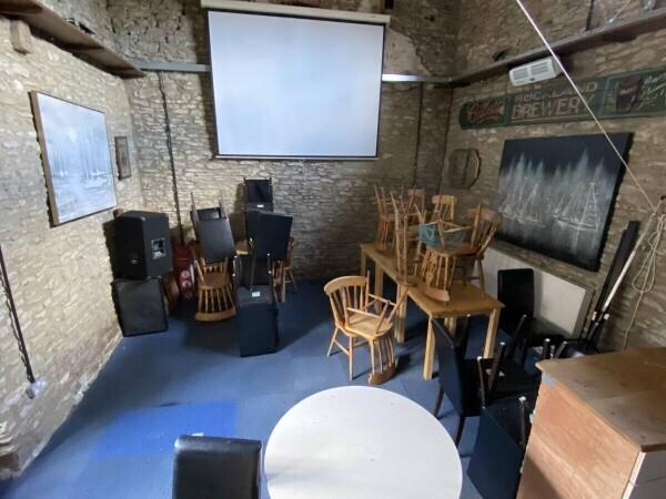 SOMERSET - FREE OF TIE VILLAGE PUB IN 2.37 ACRE PLOT Photo 5