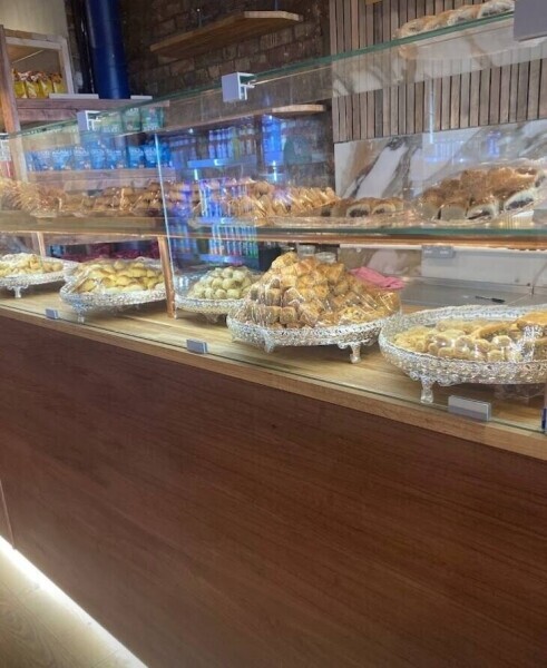 Modern Lebanese Restaurant for Sale in Streatham Hill Photo 5