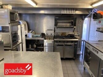 Busy, Superbly Located New Forest Tea Rooms Photo 5