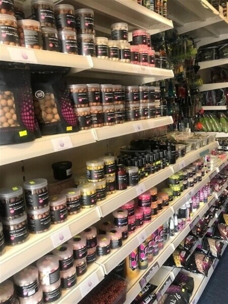 Profitable, Established Pet and Fishing Supplies Retail Unit in Prime Location in Oxfordshire Photo 5