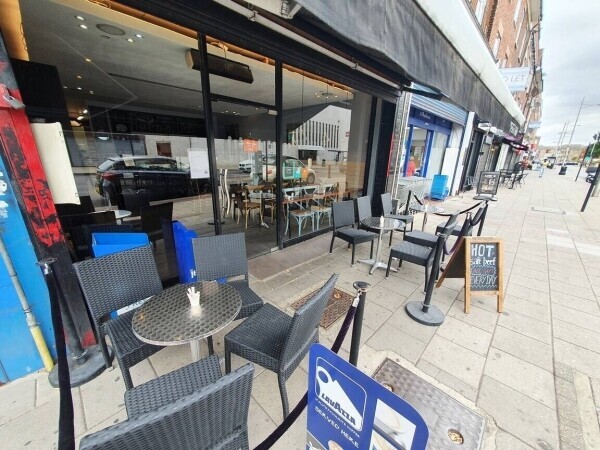 BAKERY / CAFÉ / DELI WITH FULL A3 LICENCE - TURNOVER £5,000 + PER WEEK Photo 5