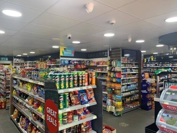 RESIDENTIAL VILLAGE SHOP IN GUILDFORD. HIGH PROFIT MARGIN, POTENTIAL TO INCRREASE! Photo 5