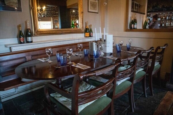 A charming and well presented village pub and restaurant that has bags of potential for a chef patro Photo 5