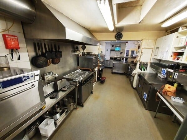 STUNNING TEA ROOMS/BISTRO/CAFÉ WITH FULL A3 & ALCOHOL LICENCE Photo 5