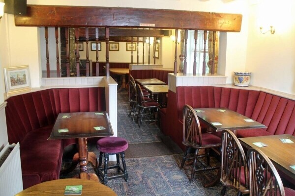 CHESHIRE - TRADITIONAL COMMUNITY PUB IN SEMI RURAL LOCATION PRICED FOR QUICK SALE Photo 5