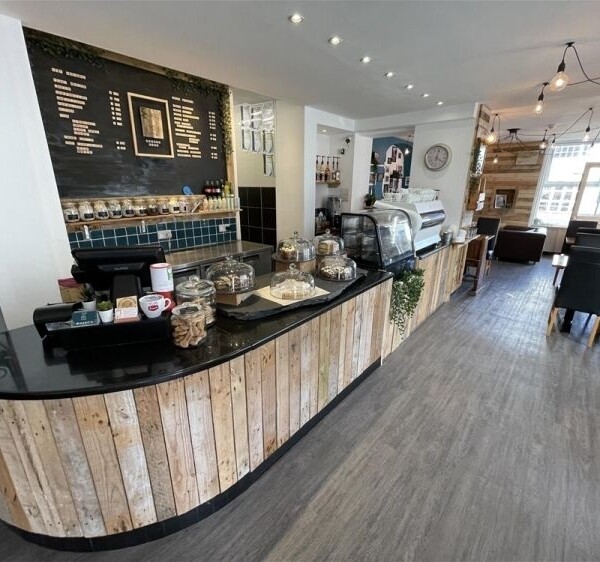 Beautiful Turnkey Cafe in Popular South Devon Seaside Town For Sale in Dawlish Photo 5