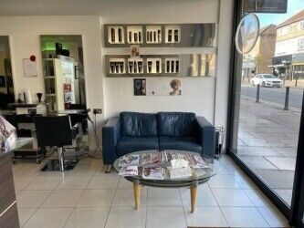 HIGH QUALITY, ESTABLISHED SALON GERRARDS CROSS BUCKINGHAMSHIRE Photo 5