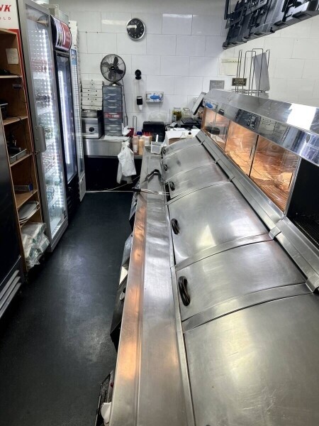Take away fish and chips - pizza - kebab shop located in Feltham Photo 5