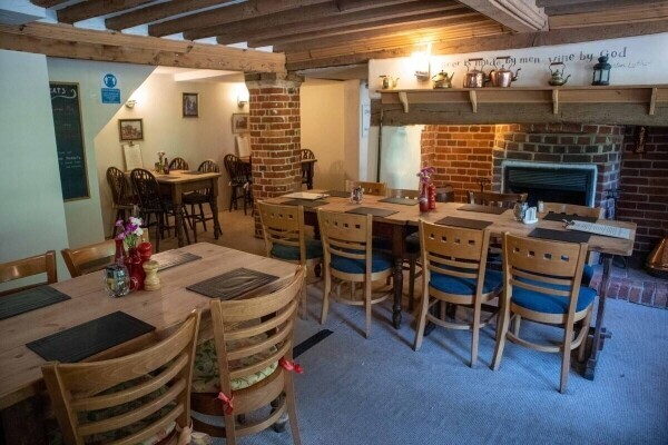 WEST SUSSEX - CHARMING PUB WITH LETTING ROOMS Photo 5