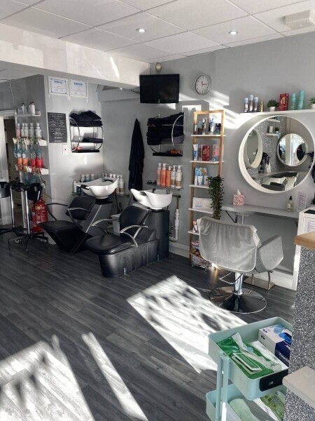 Busy hair and beauty salon in Romsey Photo 5