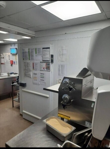 Pizza takeaway business for sale with new lease Photo 5