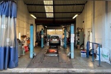 MOT/Servicing Garage & Car Dealership - Sudbury Photo 5