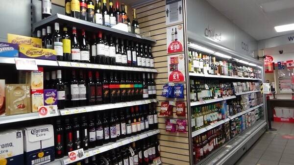 WIRRAL POST OFFICE BUSINESS WITH LICENCED CONVENIENCE STORE, GREETING CARDS & STATIONERY £75,000 SAV Photo 5