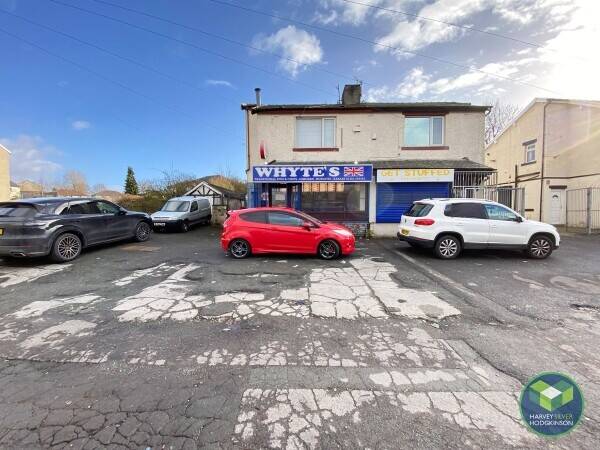 TRADITIONAL FISH & CHIPS: BURNLEY: Photo 5