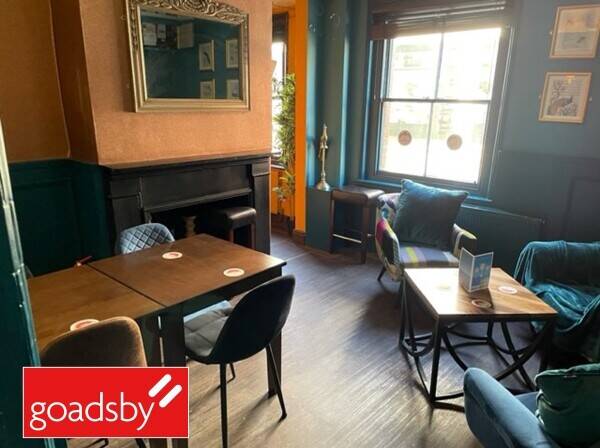 Freehouse & Owners-Flat - 16-Years in Current Ownership Photo 5