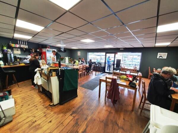 DAY TIME CAFÉ WITH 45 INTERNAL COVERS & 20 EXTERNAL COVERS Photo 5