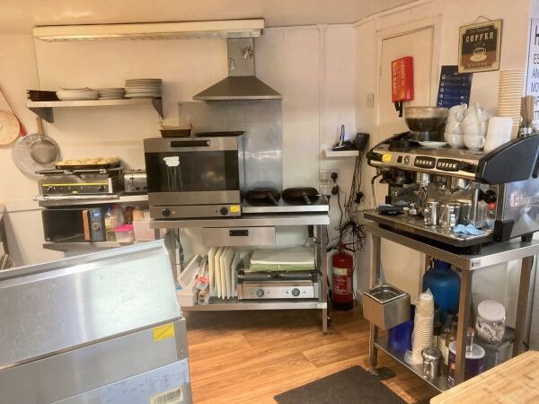 SANDWICH BAR/FOOD TO GO/CAFÉ/COFFEE SHOP Photo 5