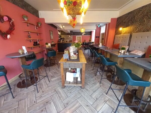Licenced Trade, Pubs & Clubs For Sale in Newcastle Under Lyme Photo 5