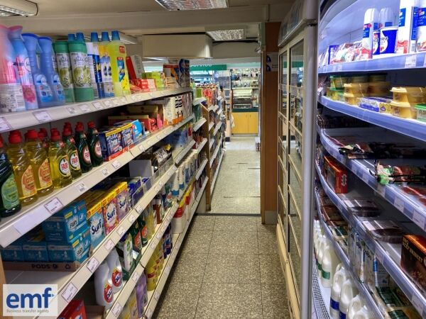 £9,500 P/WEEK STORE WITH 2 BED FLAT, NR NEWPORT, SOUTH WALES Photo 5