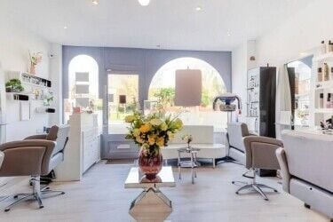 Hair and Beauty Salon for sale In Windlesham Photo 4