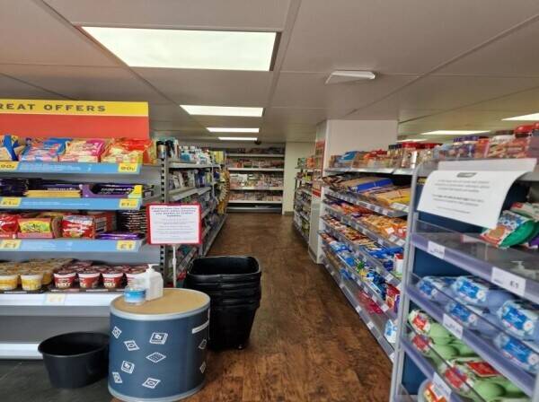 Freehold Supermarket, Living Accommodation, NO COMPETITION Photo 5
