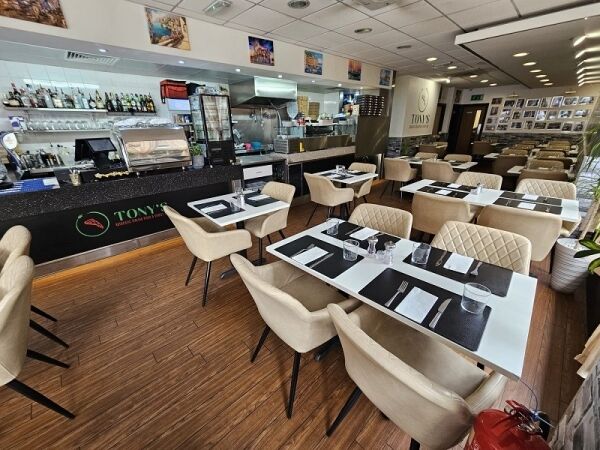 Highly rated Italian Restaurant for sale Photo 5
