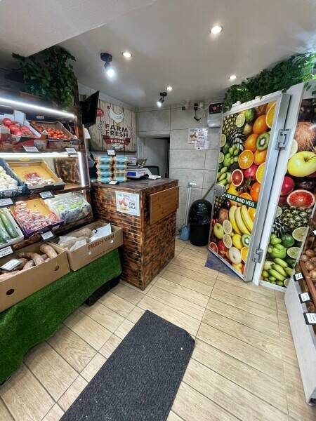 Fantastic Opportunity To Own A Busy Greengrocers Shop in Rickmansworth Photo 5