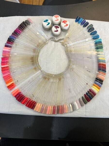 Thriving and Stylish Beauty Salon for Sale in South Ruislip, London Photo 5