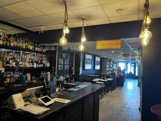 Leasehold Drinks Store & Bar Located In Bromsgrove Town Centre Photo 5