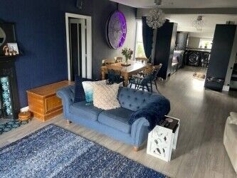 LINCOLNSHIRE - RENOVATED FOUR BEDROOM PUB WITH STUNNING PRIVATE ACCOMODATION Photo 5