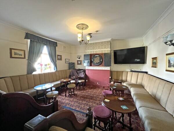 WEST YORKSHIRE - PUB IN POPULAR MARKET TOWN Photo 5