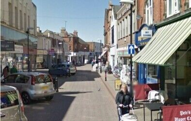 Profitable Leasehold High Street Dry Cleaners for sale w Additional Services Photo 6