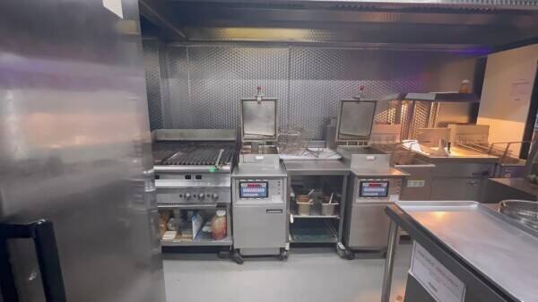 Chicken Takeaway Shop for Sale in Isleworth, Hounslow. Photo 3