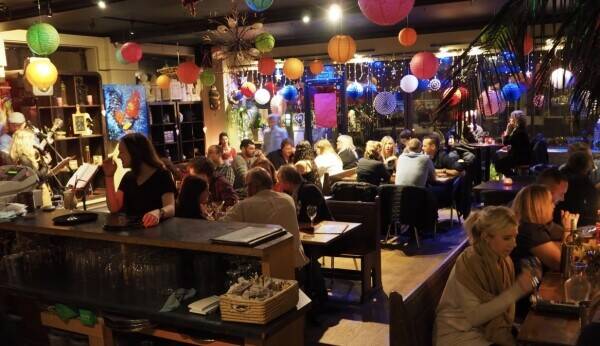 Busy Coffee Shop & Restaurant for Sale in Haslemere Surrey Photo 5