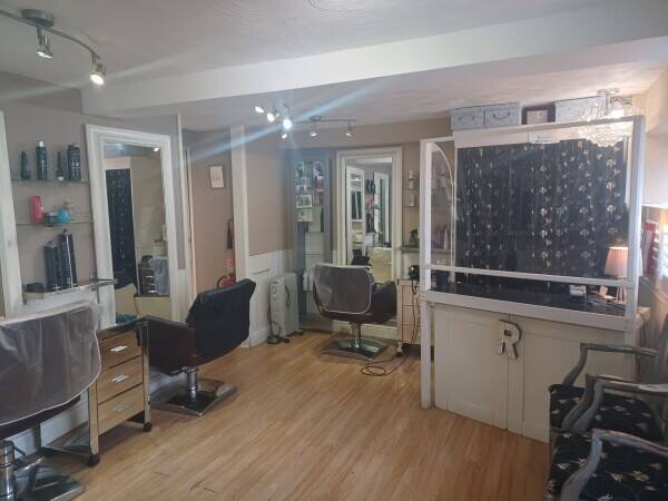 Established Hairdressing Salon  Olney, Buckinghamshire Photo 5