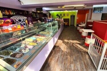 Ice Cream Parlour & Cafe - Dibden Purlieu Photo 5