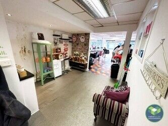 BARBERS/HAIR SALON FOR SALE : HAZEL GROVE, STOCKPORT Photo 5