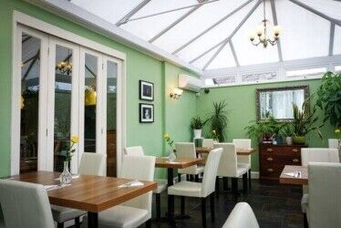 GLOUCESTERSHIRE - BUSY VILLAGE FREEHOUSE Photo 5