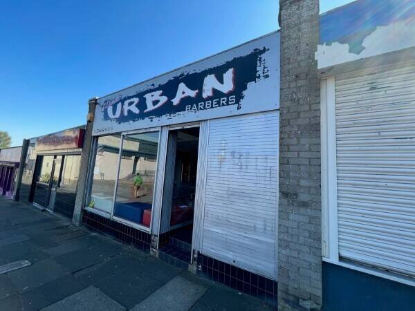 Vacant Class 1 unit on popular retail parade in Kirkcaldy (ref 1459) Photo 5