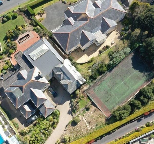 Auction Lot: White Lodge, Ilsham Marine Drive, Torquay, Devon, TQ1 2HT For Sale in Torquay Photo 5
