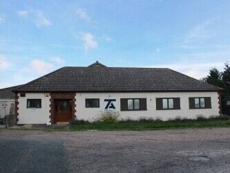 LINCOLNSHIRE - 7 BEDROOM HOTEL AND RESTAURANT IN NEED OF REFURBISHMENT Photo 5