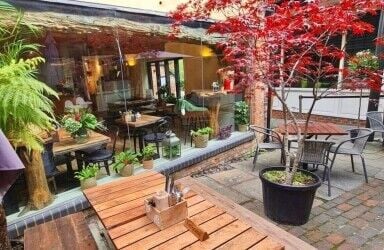 Brunch-style restaurant coffee shop with side delicatessen in the Heritage commuter town of Westerham, Kent Brunch-style restaurant coffee shop with side delicatessen in the Heritage commuter town of Westerham, Kent
